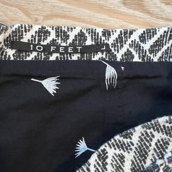 🩶10 Feet Black & Cream Retro Boho Aztec Mini Skirt Size L 100% cotton - Picture 5 of 6